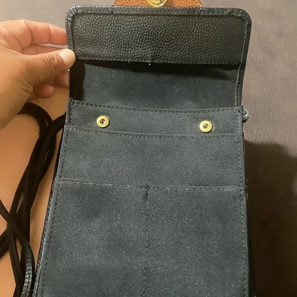 JP Ourse & CIE Black Leather
Crossbody Purse Dog, Phone - Picture 10 of 10